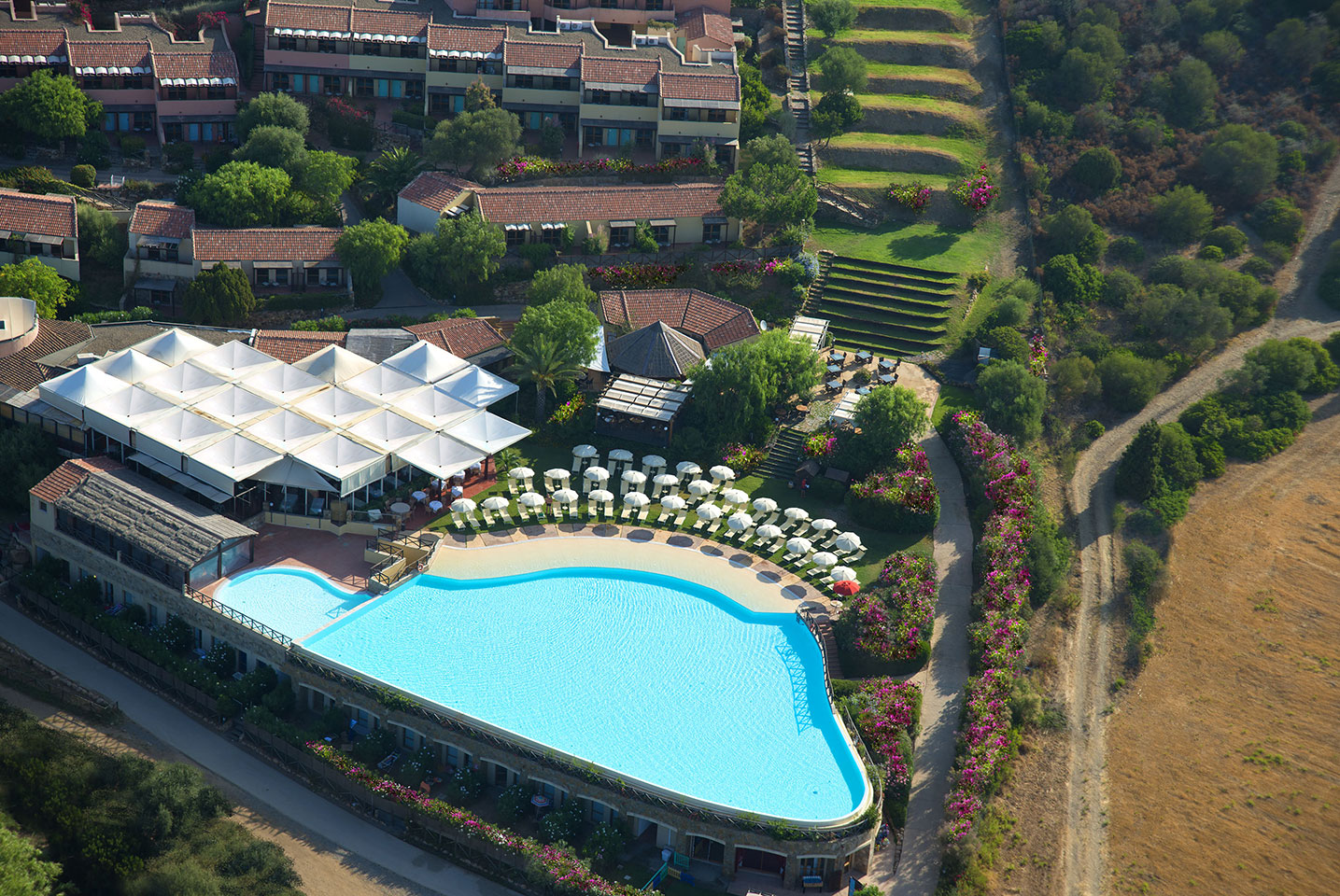 TH-Chia-panoramica-piscina