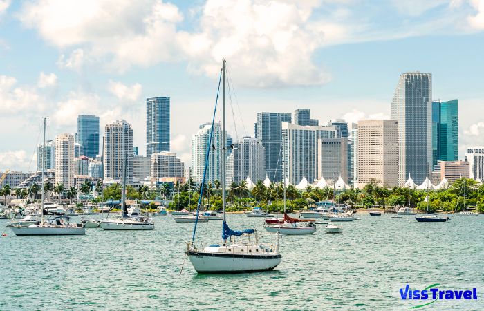 Cosa vedere a Miami: baia con barche.